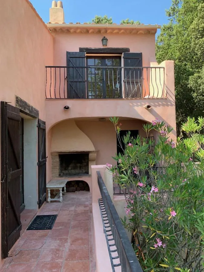 Le Mas Des Cabris Bed & Breakfast Tourtour France